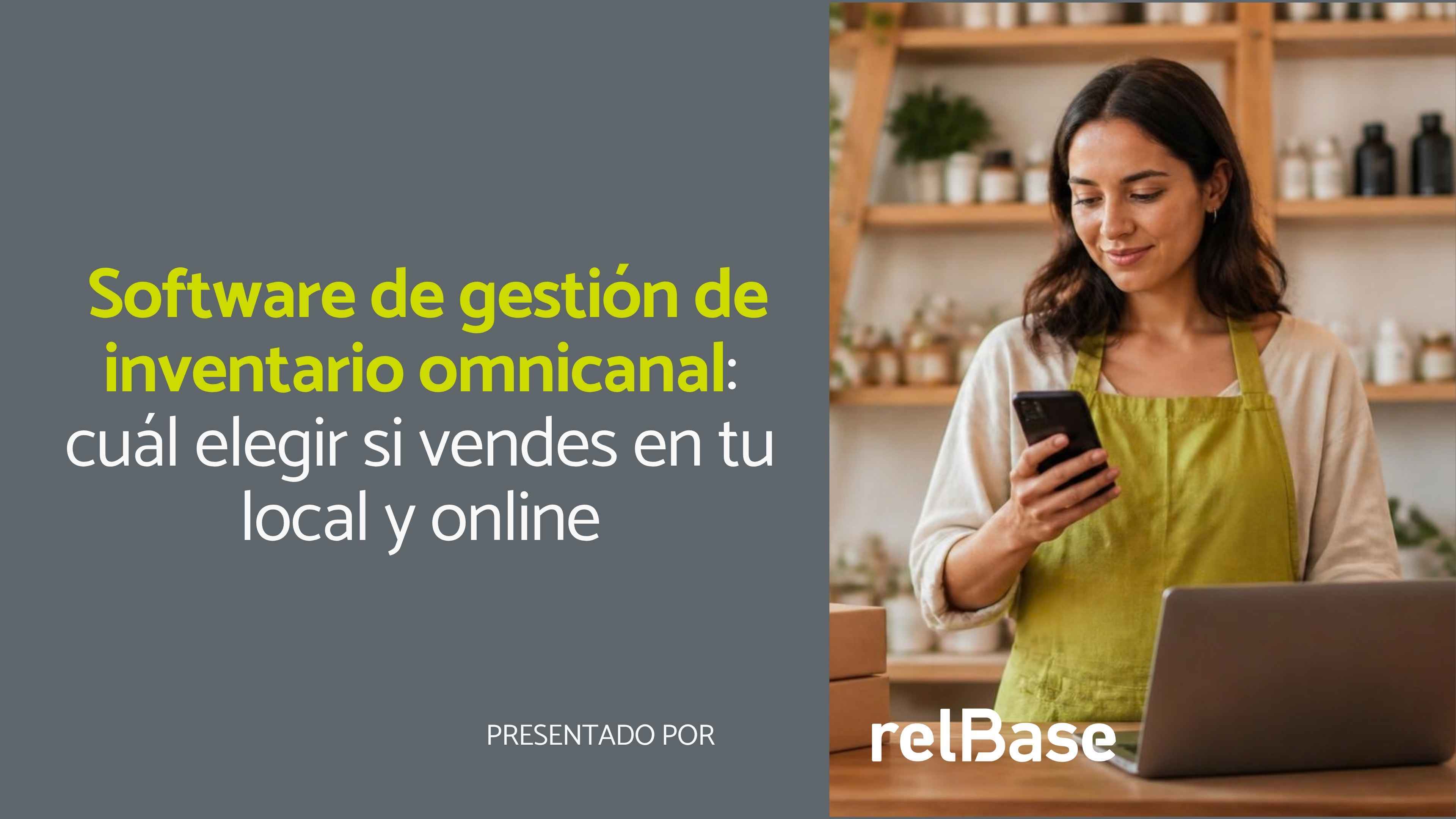 Emprendedora en su tienda revisando el inventario de su local y su tienda online en el notebook y el celular